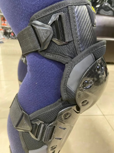 Ones Again Наколенники Carbon Fiber Force в Ростове-на-Дону